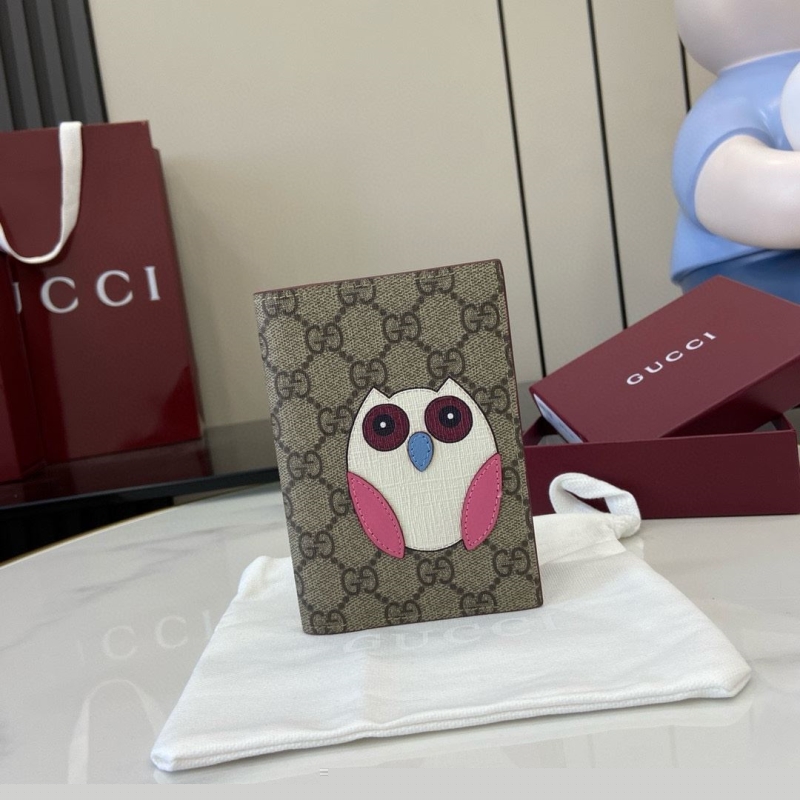 G*u*i wallets & purse